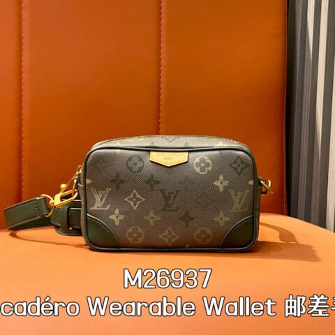 【原单精品】M26937军绿色 男包邮差包 Trocadéro Wearable Wallet 邮差手袋