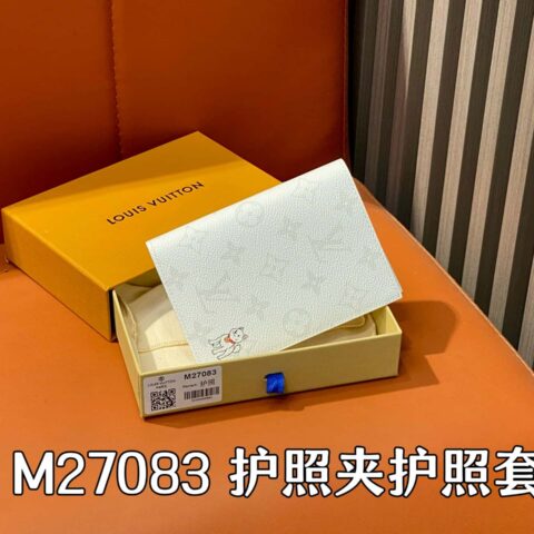【原单精品】M27083白色小狗系列 护照夹护照套