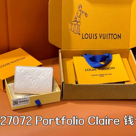 【原单精品】M27072粉色 圣诞款全皮压花两折钱包 Portfolio Claire 钱包