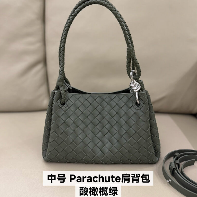 BV 中号Parachute 835921酸橄榄绿/银扣