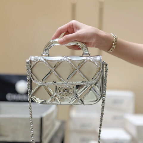 CHANEL 25K 镜面牛皮手柄包👜AP4892银