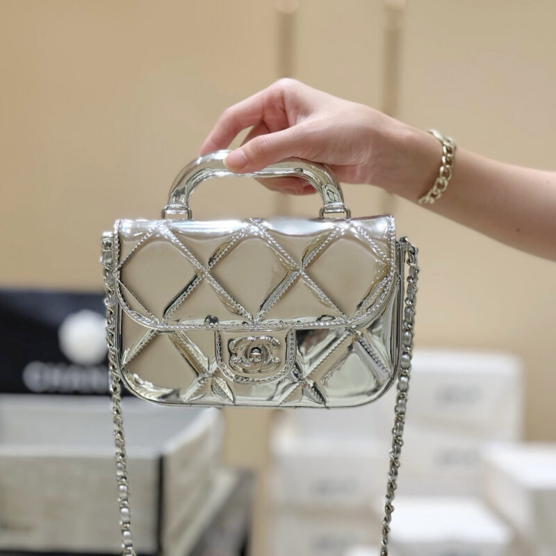 CHANEL 25K 镜面牛皮手柄包👜AP4892银