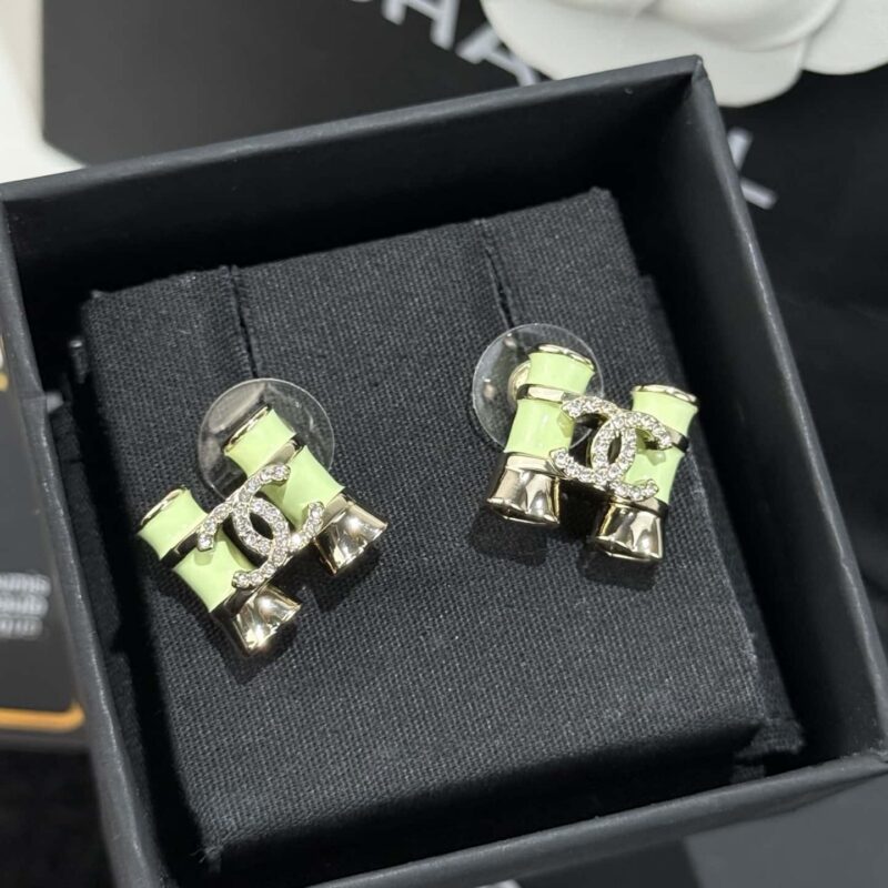 ❗️新品❗️ ☀️新款☑️ 香奈儿双C 26牛油果绿望远镜🔭耳钉耳环 ☀️