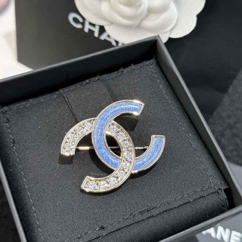 ❗️新品❗️ ☀️新款☑️ 香奈儿双C 26C 牛仔布带钻胸针 ☀️