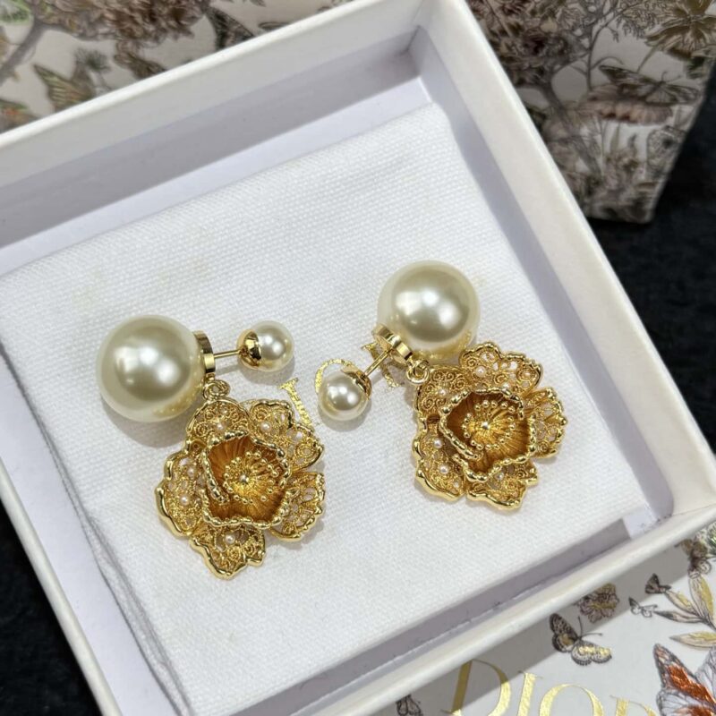 ❗️新品❗️ ☀️新款☑️ 迪奥Dior珍珠蕾丝花朵耳钉耳环 ☀️