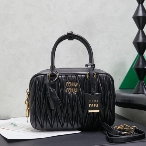 5BB124：MiuMiu新品too pretty保龄球手袋