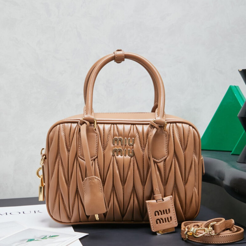 大号焦糖5BB124:MiuMiu新品too pretty保龄球手袋