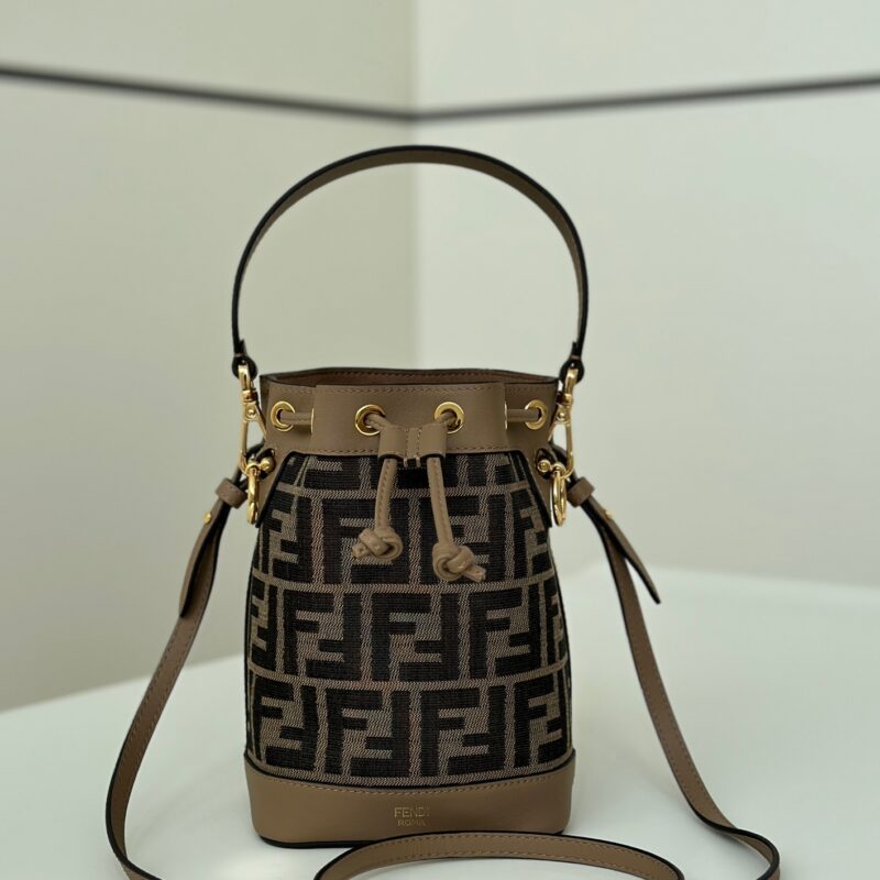 FENDI 小号Mon Tresor水桶包 款号:8637