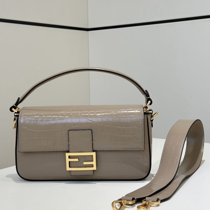 Fendi Baguette标志性中号手袋  款号8628