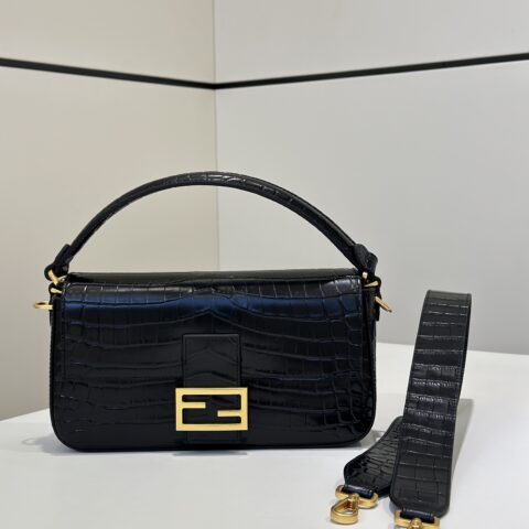 Fendi Baguette标志性中号手袋 款号8628