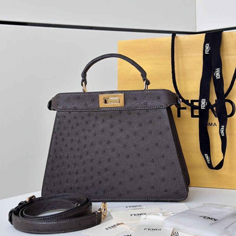 FENDI 𝐏𝐄𝐄𝐊𝐀𝐁𝐎𝐎  ISeeU Petite 真鸵鸟皮手袋 款号 66801