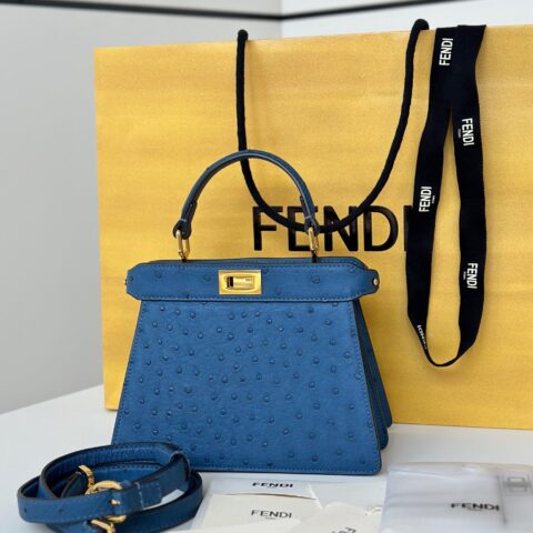 FENDI 𝐏𝐄𝐄𝐊𝐀𝐁𝐎𝐎  ISeeU Petite 真鸵鸟皮手袋  款号 66801