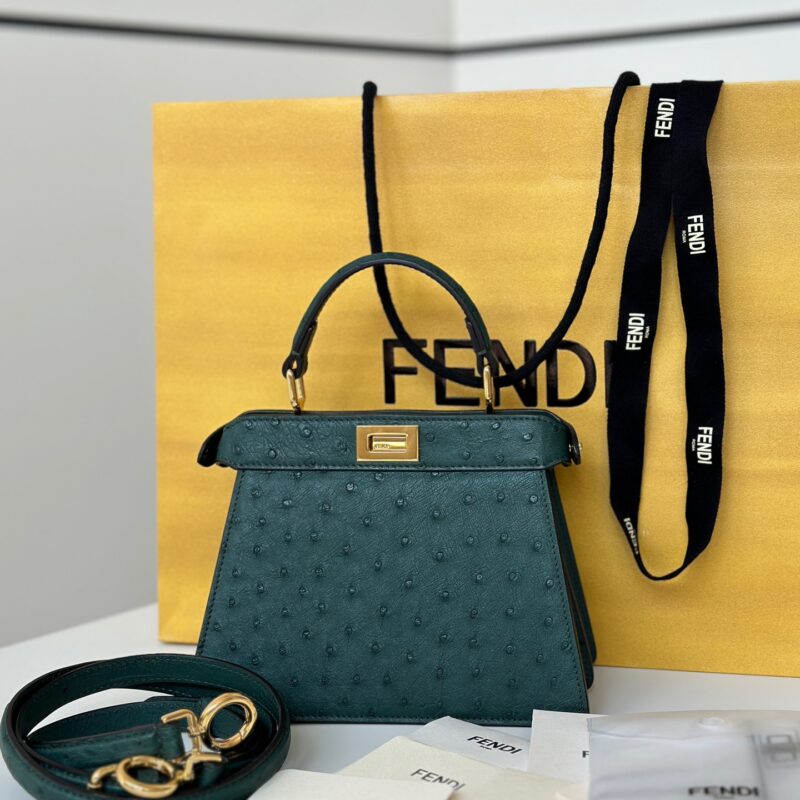 FENDI 𝐏𝐄𝐄𝐊𝐀𝐁𝐎𝐎  ISeeU Petite 真鸵鸟皮手袋 款号 66801