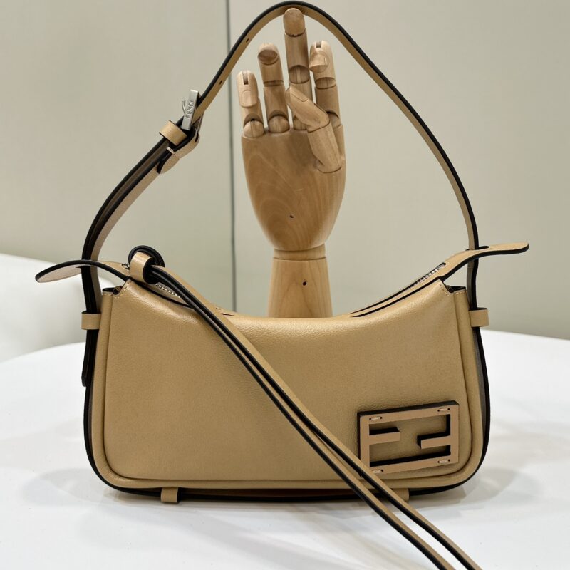 FENDI 新品Simply💓 款号8662As