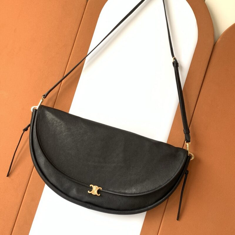 CELlNE  Halfmoon 半月包🛍️ 款号：124142