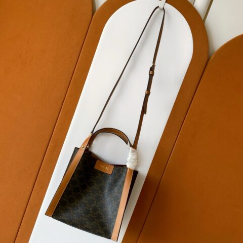 CELINE CUBO手袋👜 款号：124182