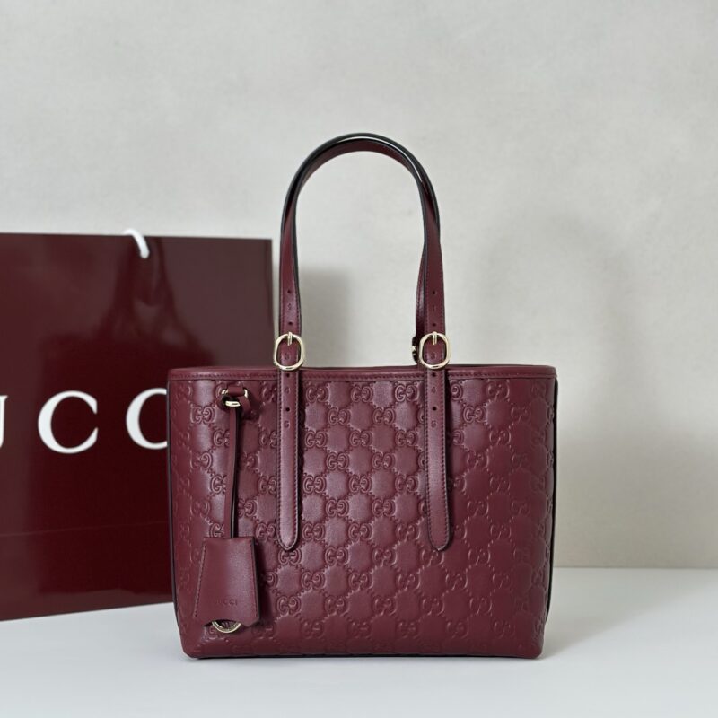 GUCCI  专柜品质，顶级原单货，实物实拍！款号847456酒红压字