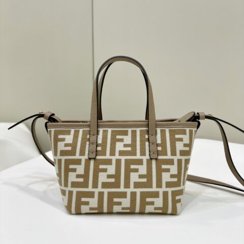FENDI  新品 mini roll，经典双F布料Logo和同色系色皮革 款号8655A杏