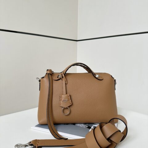 FENDI 新品 By The Way Selleria手袋 款号8668