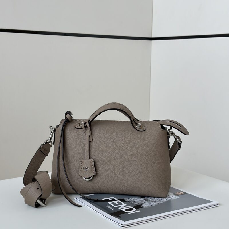 FENDI 新品 By The Way Selleria手袋 款号8668