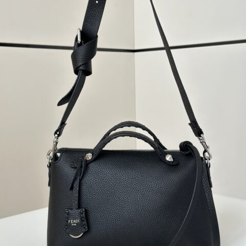 FENDI 新品 By The Way Selleria手袋 款号8668