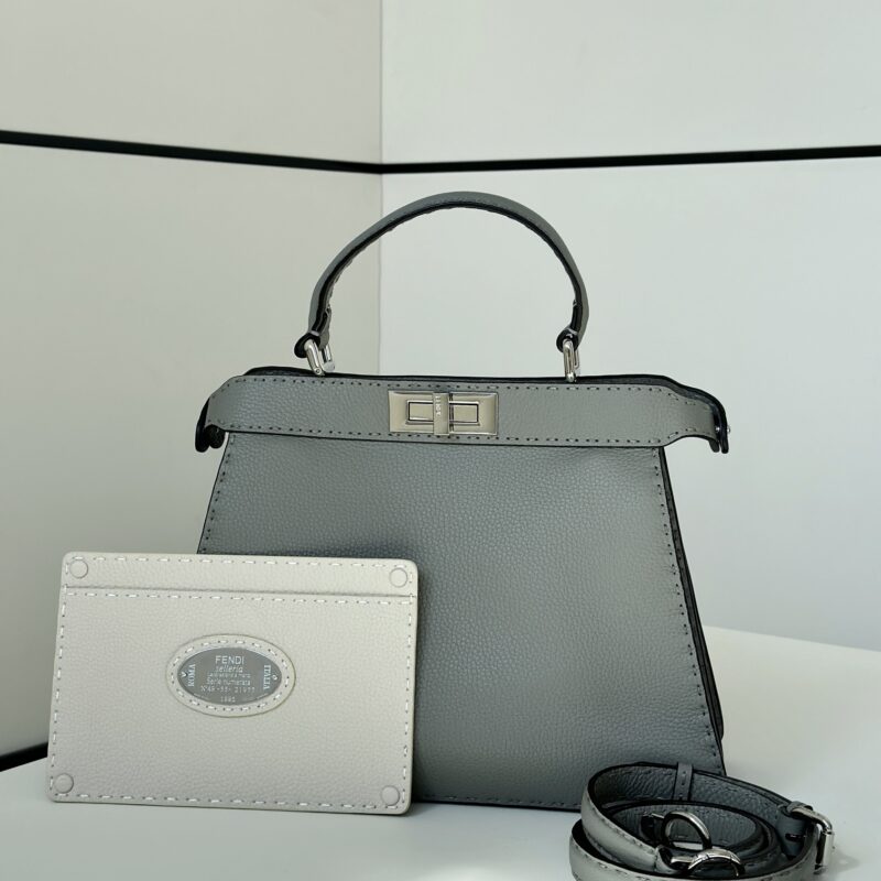 FENDI  最新𝐏𝐄𝐄𝐊𝐀𝐁𝐎𝐎中号手袋  款号80012L大象灰