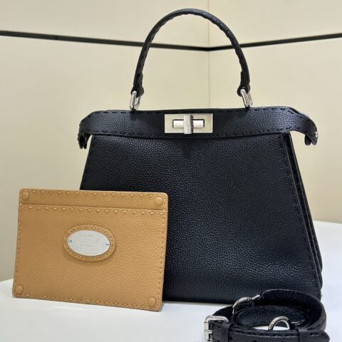 FENDI 最新𝐏𝐄𝐄𝐊𝐀𝐁𝐎𝐎中号手袋 款号80012L克