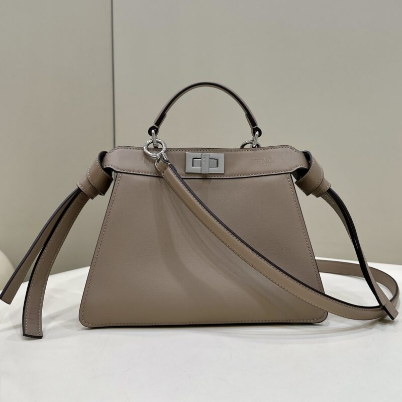 FENDI 𝐏𝐄𝐄𝐊𝐀𝐁𝐎𝐎  𝐈 𝐒𝐄𝐄 𝐔 小号手袋 款号80132