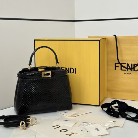 FENDI  peekaboo 标志性手袋 款号:66803