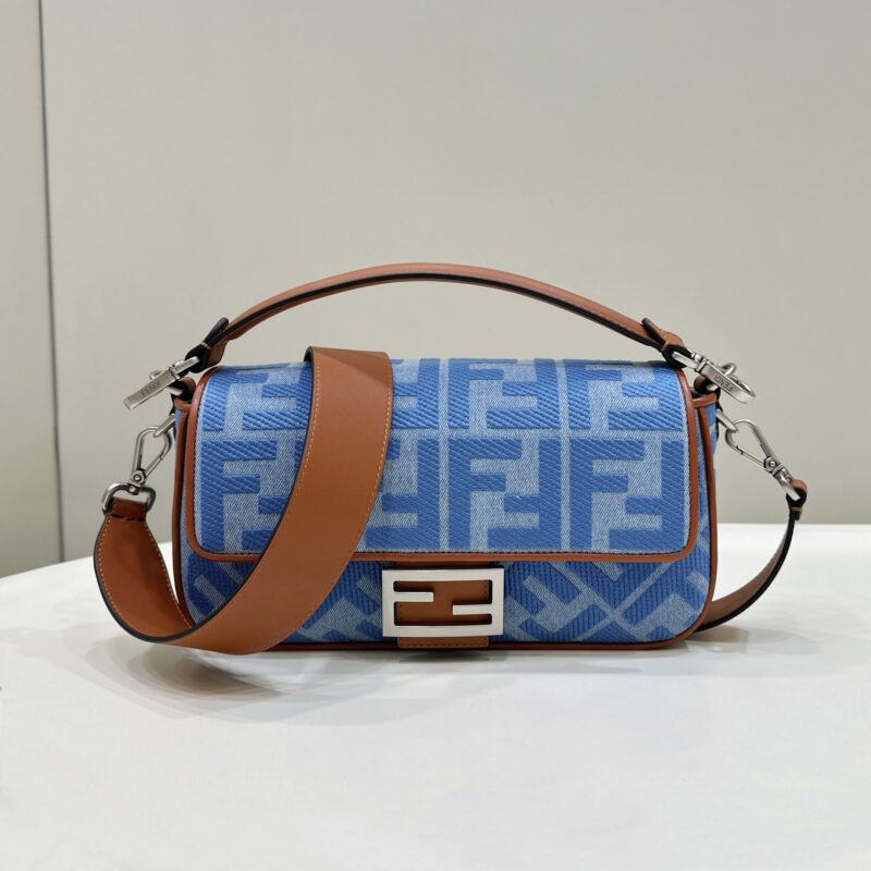 FENDI 火爆经典𝐁𝐚𝐠𝐮𝐞𝐭𝐭𝐞  款号0159BM浅蓝