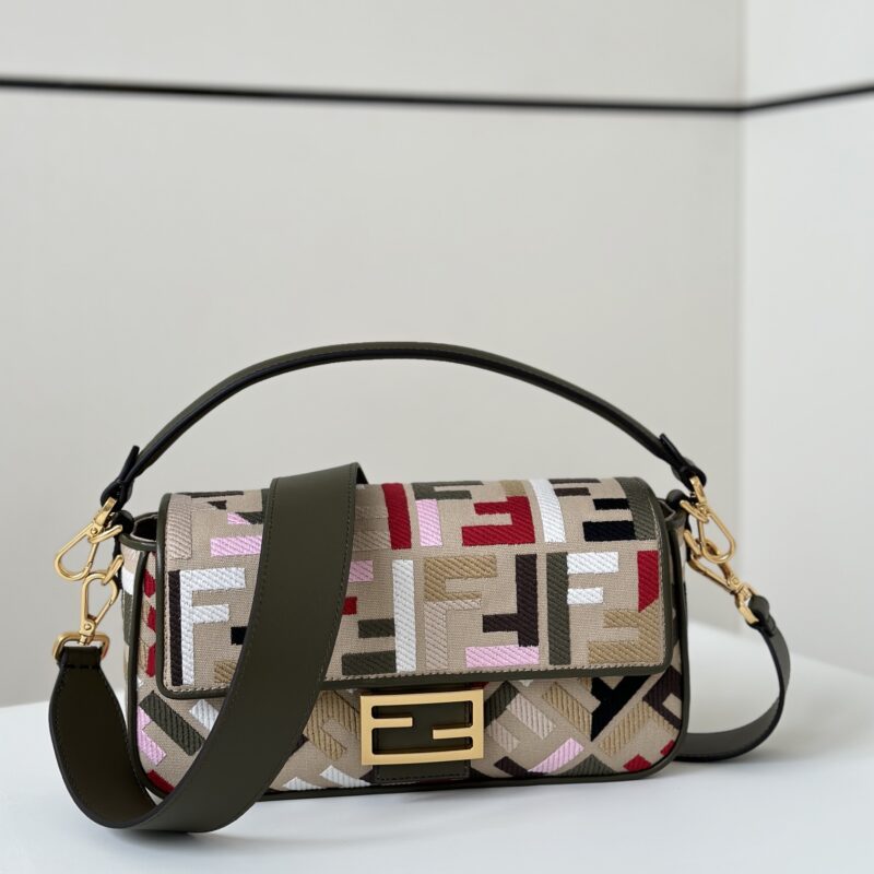 FENDI 火爆经典𝐁𝐚𝐠𝐮𝐞𝐭𝐭𝐞 款号0159BM