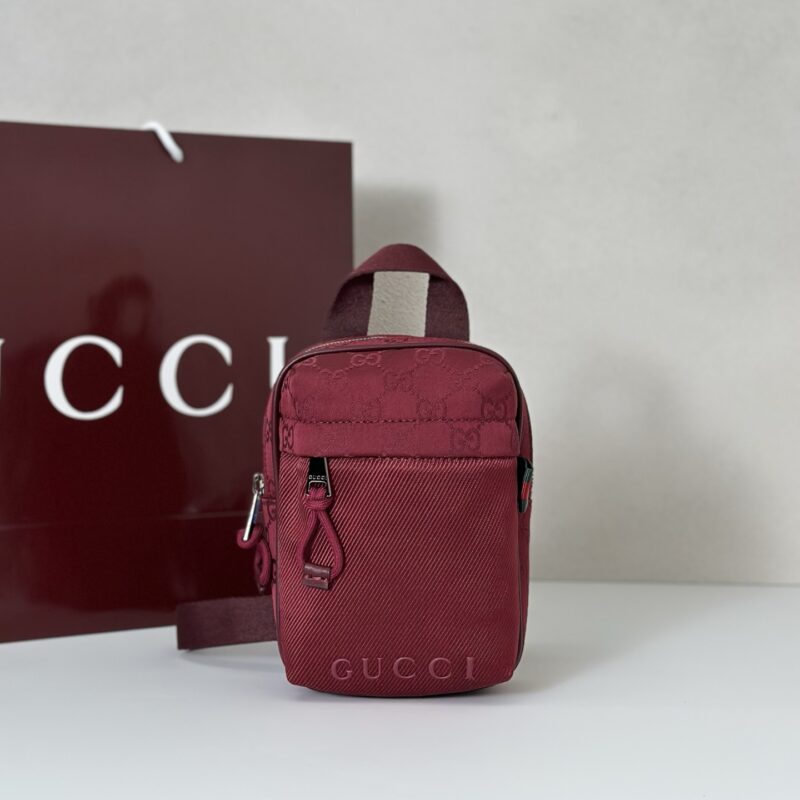 GUCCI 专柜品质，顶级原单货，实物实拍！款号834274红色帆布