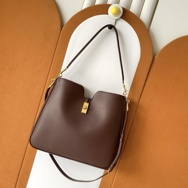 CELINE Camille 16 Soft 包款采用光滑小牛皮  款号：119563