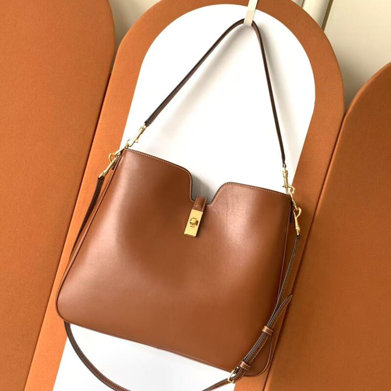 CELINE Camille 16 Soft 包款采用光滑小牛皮 款号:119563