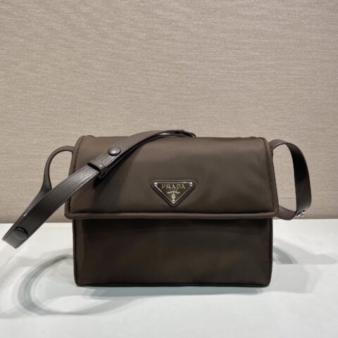 PRADA  爆款邮差包小号  款号1BD255