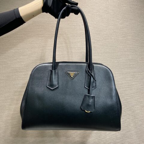 PRADA 新品托特包 1BG606