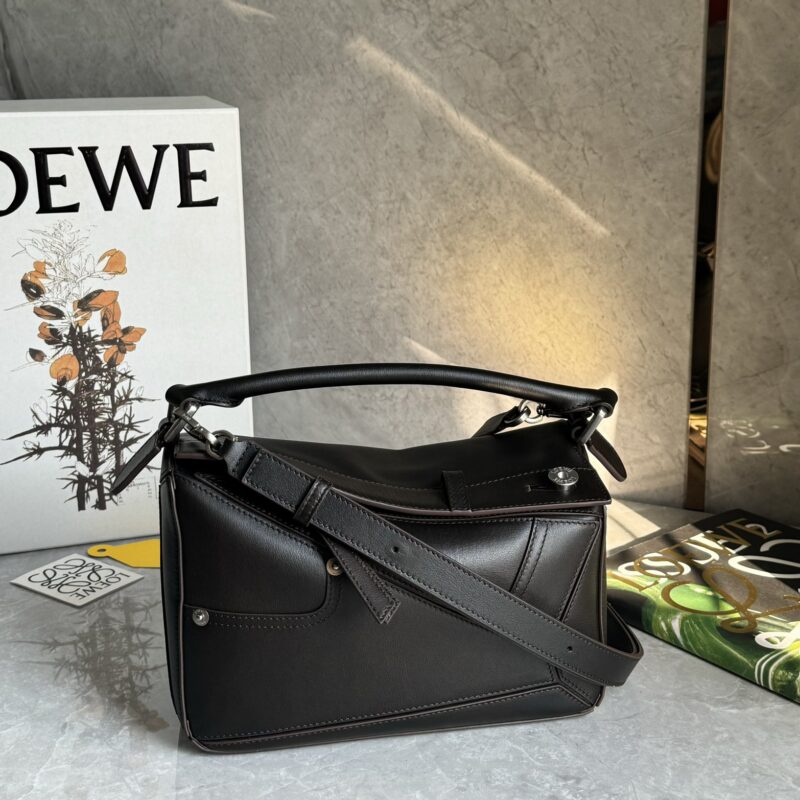 𝐥𝐨𝐞𝐰𝐞 𝐩𝐮𝐳𝐳𝐥𝐞 𝐏𝐚𝐧𝐭𝐚 复古棕 0189